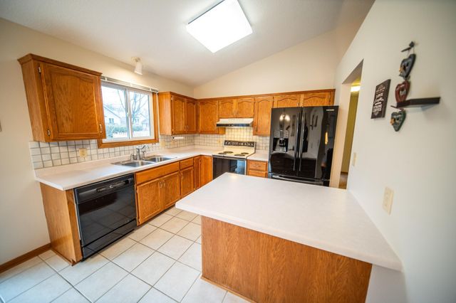 3919 Huntington Lane NW, Rochester, MN 55901