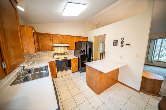 3919 Huntington Lane NW, Rochester, MN 55901