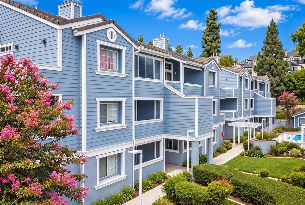 111 S Lakeview i, Placentia, CA 92870 — exterior