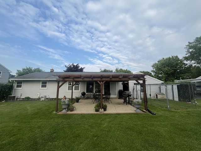 4369 S 49th STREET, Greenfield, WI 53220