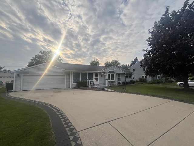 4369 S 49th STREET, Greenfield, WI 53220