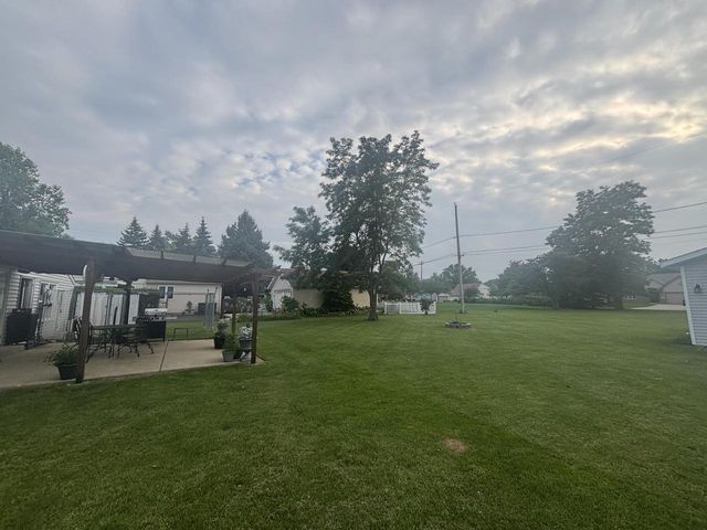 4369 S 49th STREET, Greenfield, WI 53220
