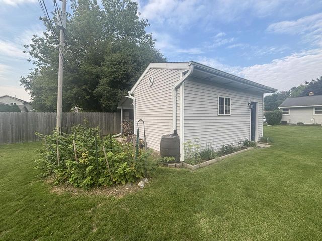 4369 S 49th STREET, Greenfield, WI 53220