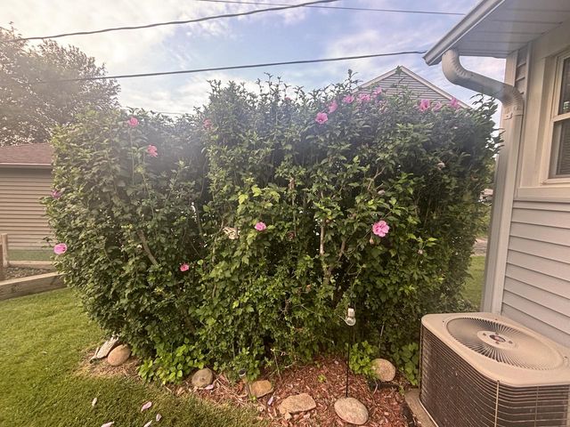 4369 S 49th STREET, Greenfield, WI 53220