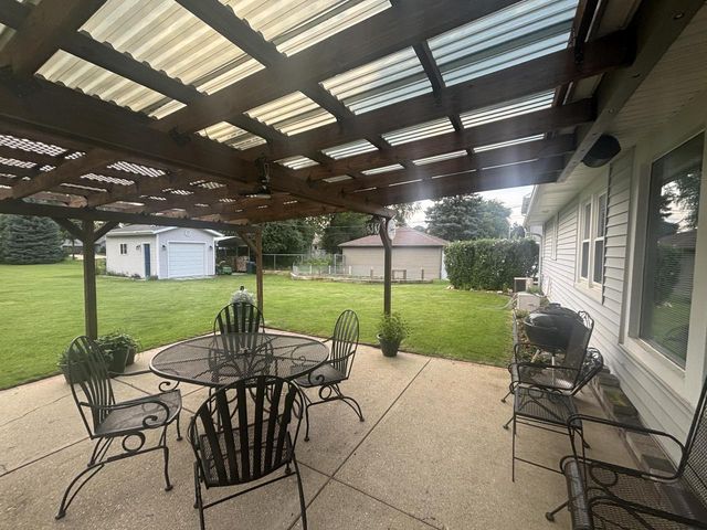 4369 S 49th STREET, Greenfield, WI 53220