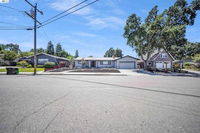 781 E Angela St, Pleasanton, CA 94566