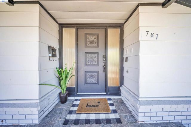 781 E Angela St, Pleasanton, CA 94566