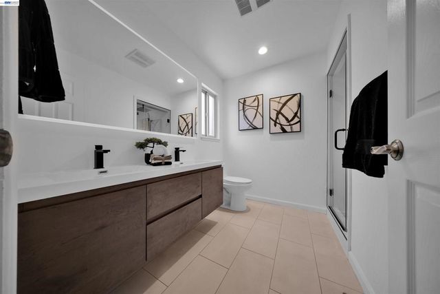 781 E Angela St, Pleasanton, CA 94566