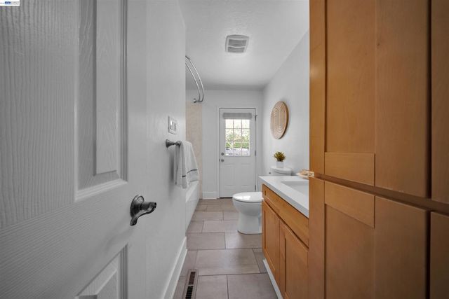 781 E Angela St, Pleasanton, CA 94566