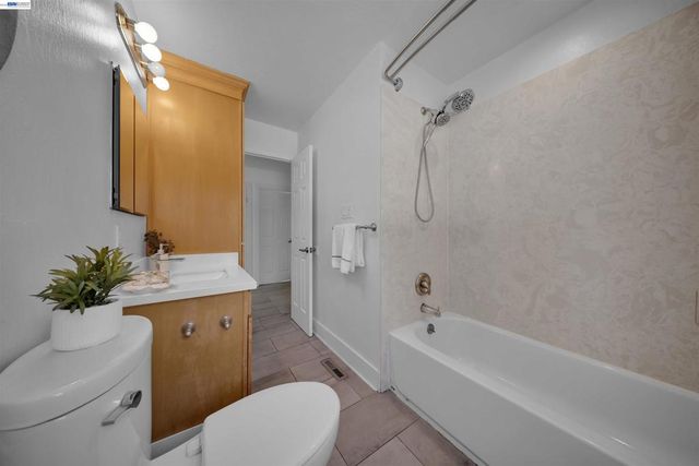 781 E Angela St, Pleasanton, CA 94566