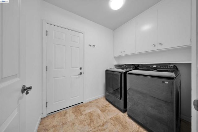 781 E Angela St, Pleasanton, CA 94566