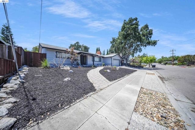 781 E Angela St, Pleasanton, CA 94566