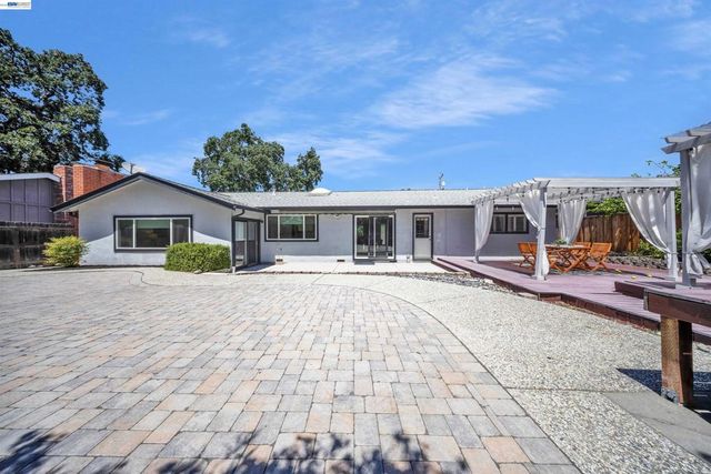 781 E Angela St, Pleasanton, CA 94566