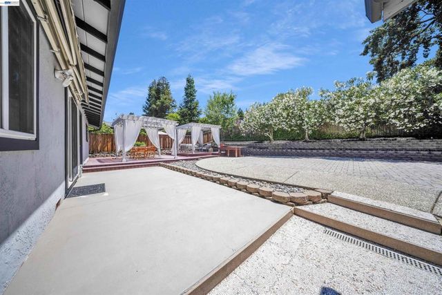 781 E Angela St, Pleasanton, CA 94566