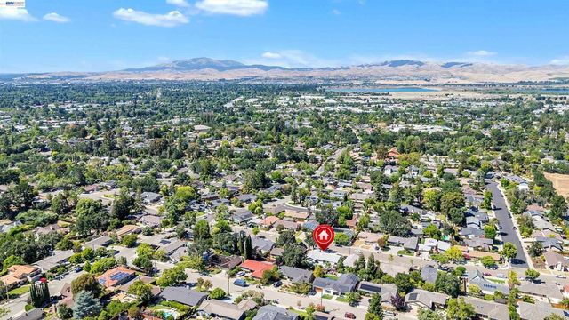 781 E Angela St, Pleasanton, CA 94566