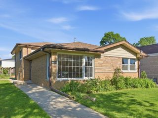 7506 Kilbourn Avenue, Skokie, IL 60076
