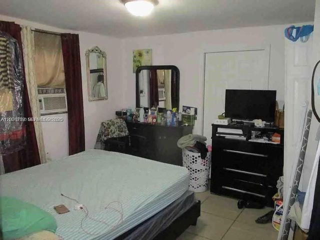 10040 NW 8th Ave, Miami, FL 33150