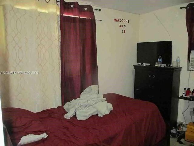 10040 NW 8th Ave, Miami, FL 33150