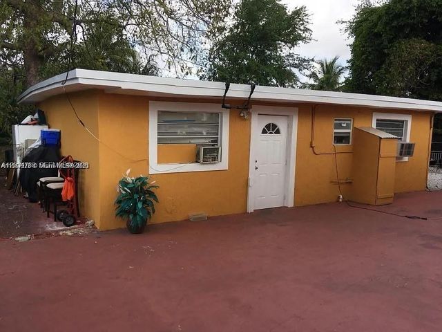 10040 NW 8th Ave, Miami, FL 33150