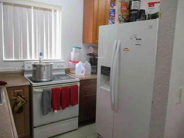 10040 NW 8th Ave, Miami, FL 33150