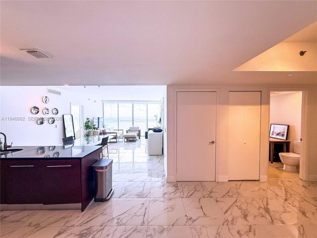 465 Brickell Ave 5505, Miami, FL 33131