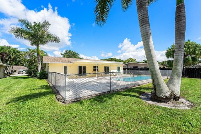 128 Sandpiper Avenue, Royal Palm Beach, FL 33411
