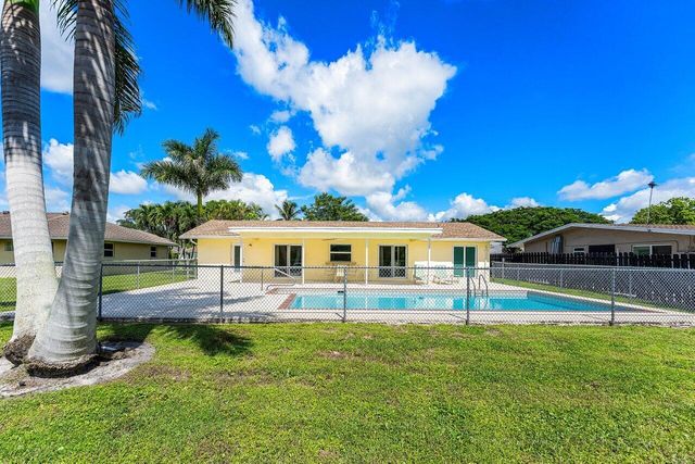 128 Sandpiper Avenue, Royal Palm Beach, FL 33411