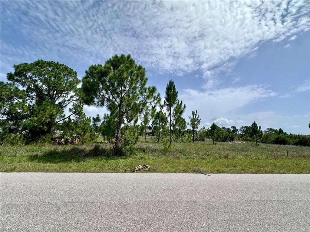 1123 Edgewood ST E, LEHIGH ACRES, FL 33974 — exterior