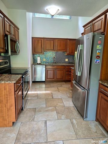 581 Heritage Village A, Southbury, CT 06488