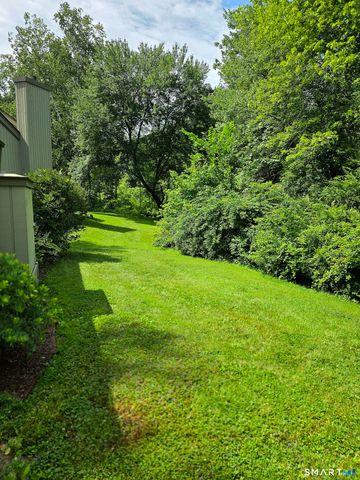 581 Heritage Village A, Southbury, CT 06488