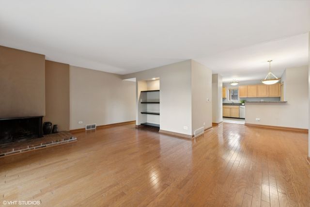 1930 Song Sparrow Court 1930, Schaumburg, IL 60173