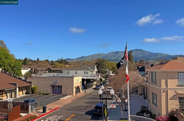 111 W Prospect Ave. 205, Danville, CA 94526