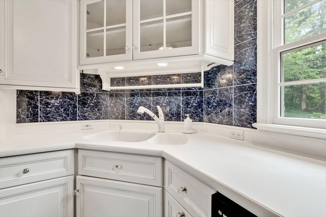 844 W Yarmouth, Yarmouth, MA 02675
