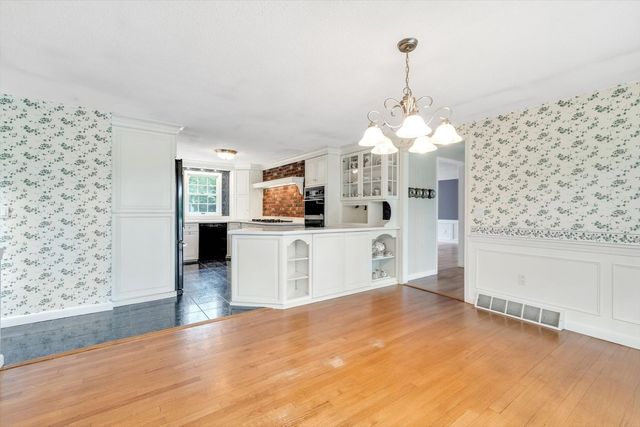 844 W Yarmouth, Yarmouth, MA 02675