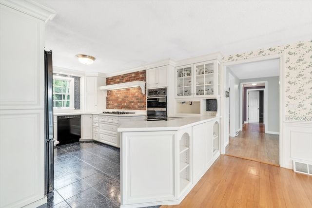 844 W Yarmouth, Yarmouth, MA 02675