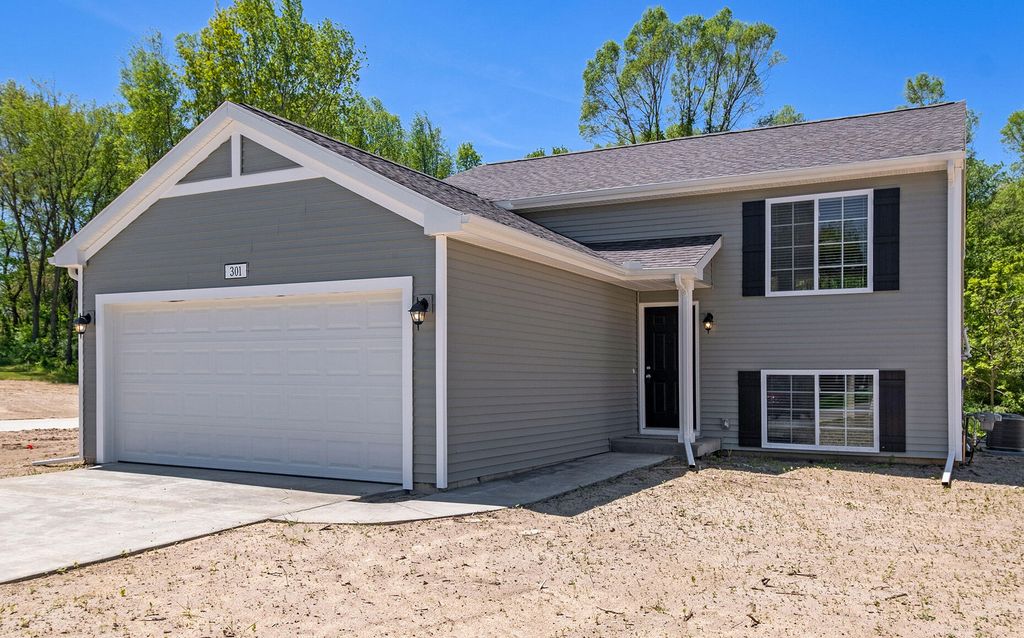 18296 Loganwood Trail, Pennfield Twp, MI 49017