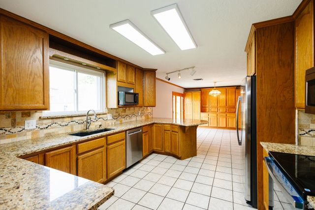 39 S VILLAGE WAY, Fruit Heights, UT 84037