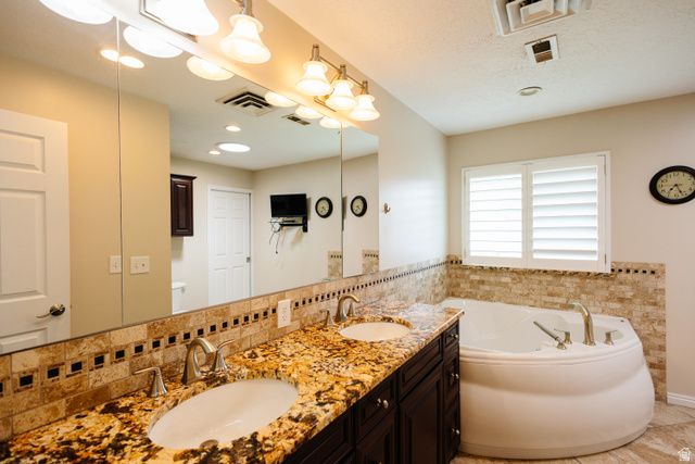 39 S VILLAGE WAY, Fruit Heights, UT 84037