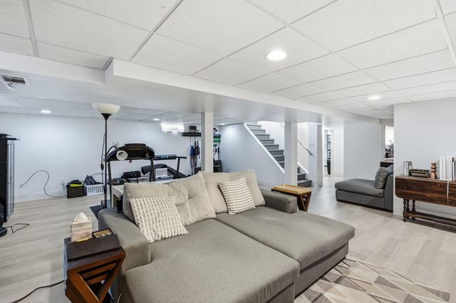 8796 Monroe Avenue, Munster, IN 46321