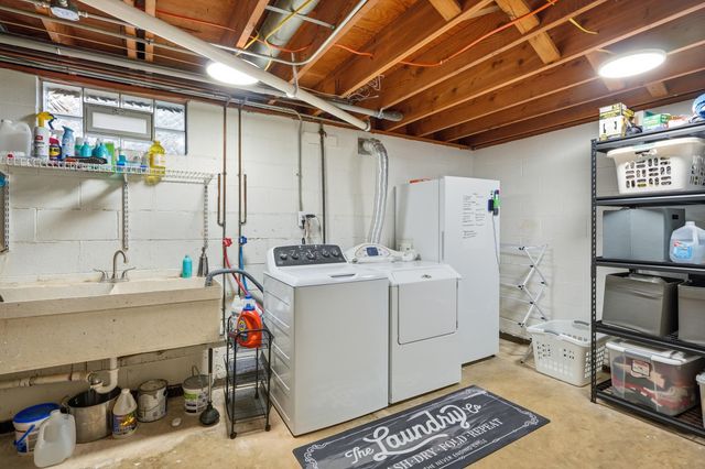 8796 Monroe Avenue, Munster, IN 46321