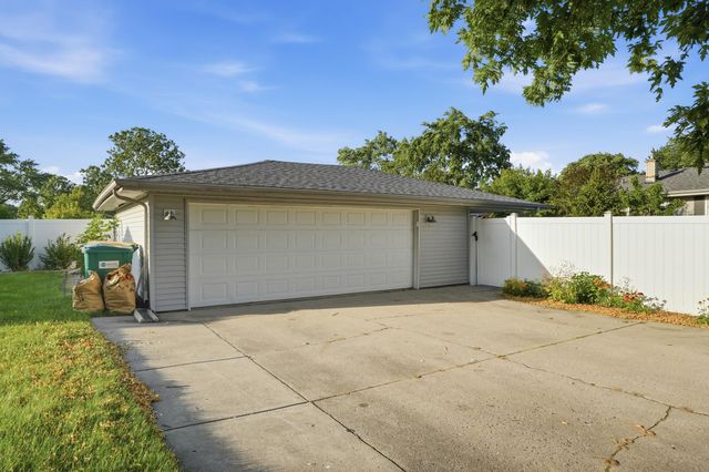 8796 Monroe Avenue, Munster, IN 46321