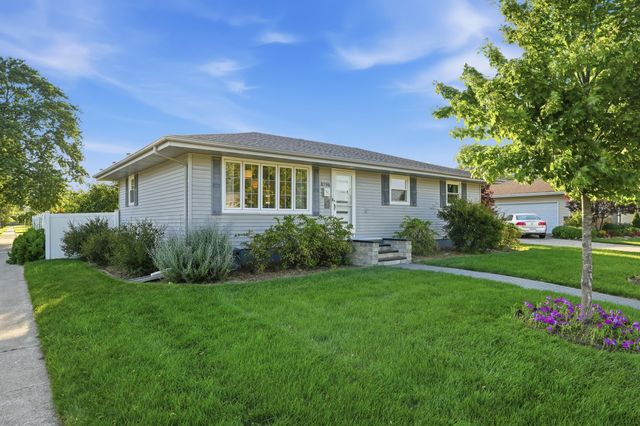 8796 Monroe Avenue, Munster, IN 46321