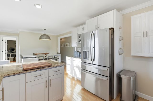 8796 Monroe Avenue, Munster, IN 46321
