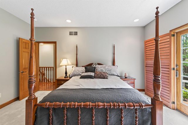 10776 Falling Water Lane B, Woodbury, MN 55129