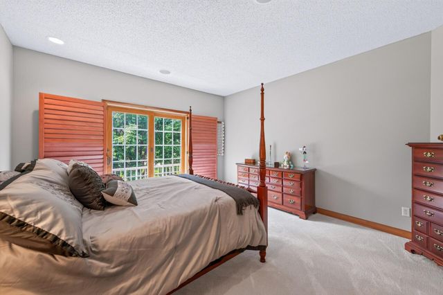 10776 Falling Water Lane B, Woodbury, MN 55129