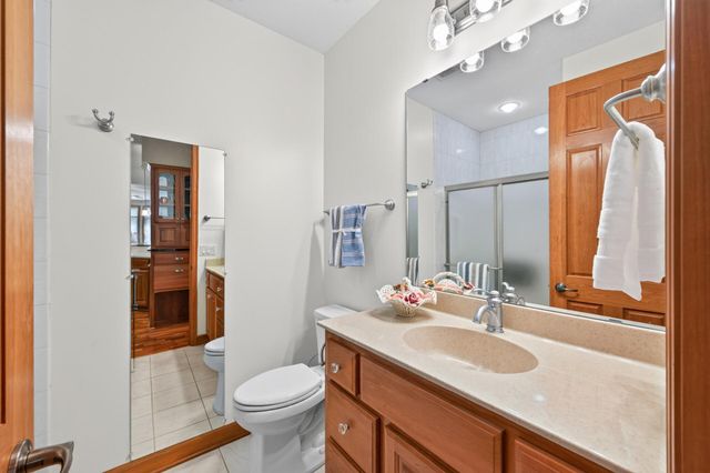 10776 Falling Water Lane B, Woodbury, MN 55129
