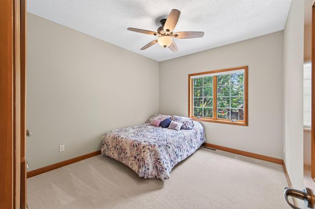 10776 Falling Water Lane B, Woodbury, MN 55129