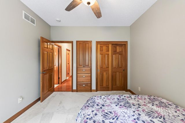 10776 Falling Water Lane B, Woodbury, MN 55129
