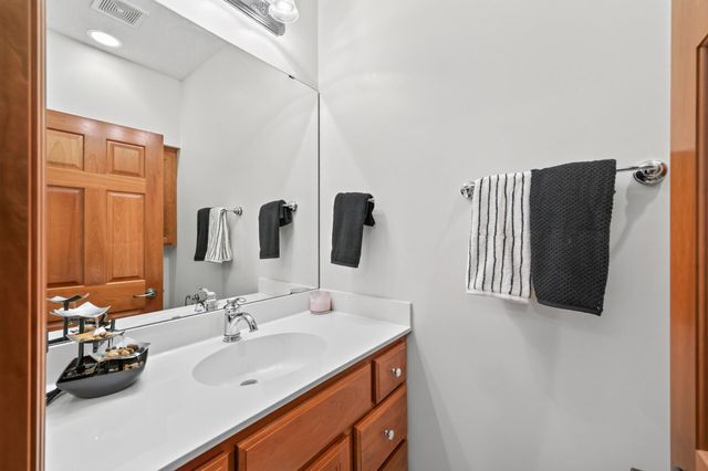 10776 Falling Water Lane B, Woodbury, MN 55129