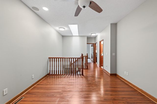 10776 Falling Water Lane B, Woodbury, MN 55129